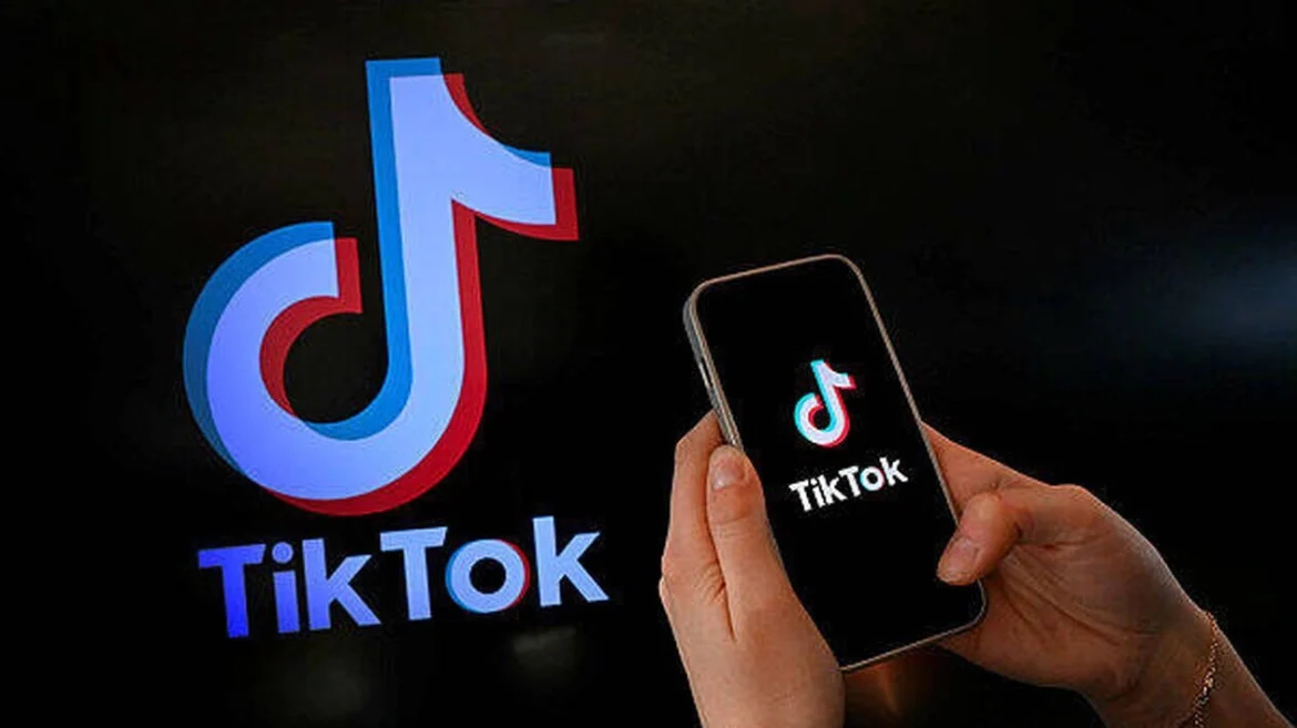 Exemplo de posts virais criados com IA para Instagram, TikTok e LinkedIn em 2025.