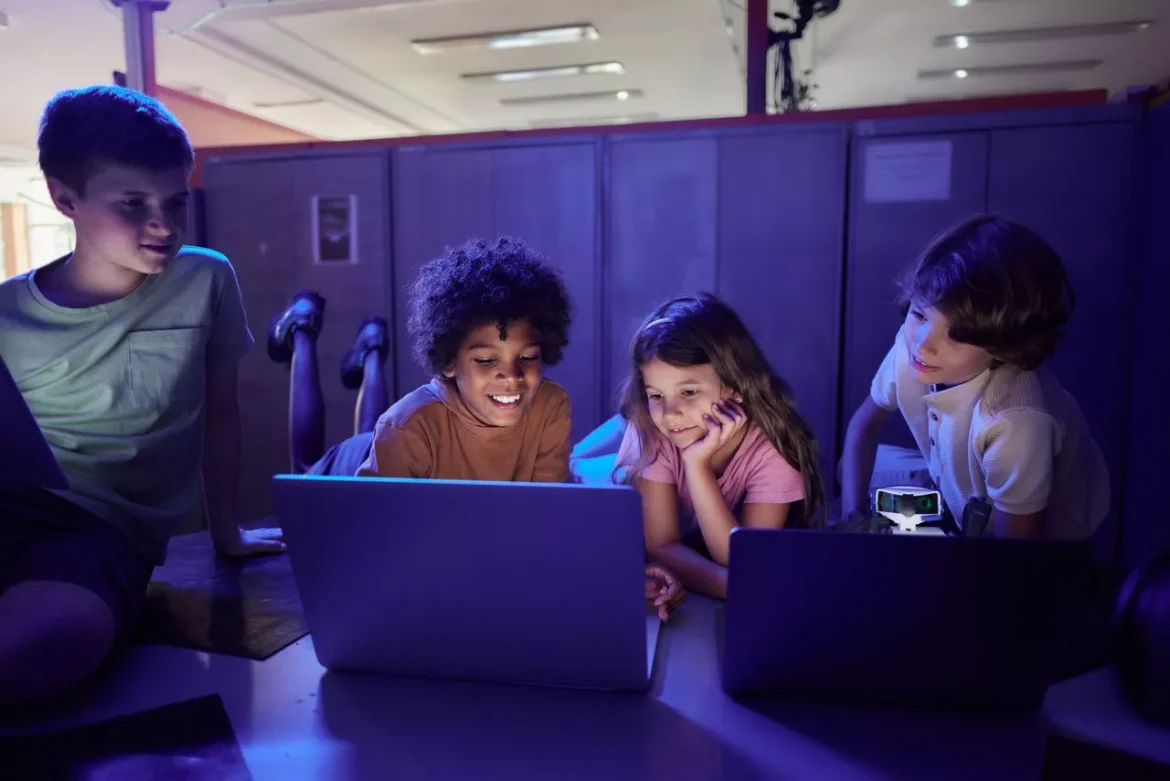 Estudante usando plataforma de IA para preparação personalizada para provas e concursos.