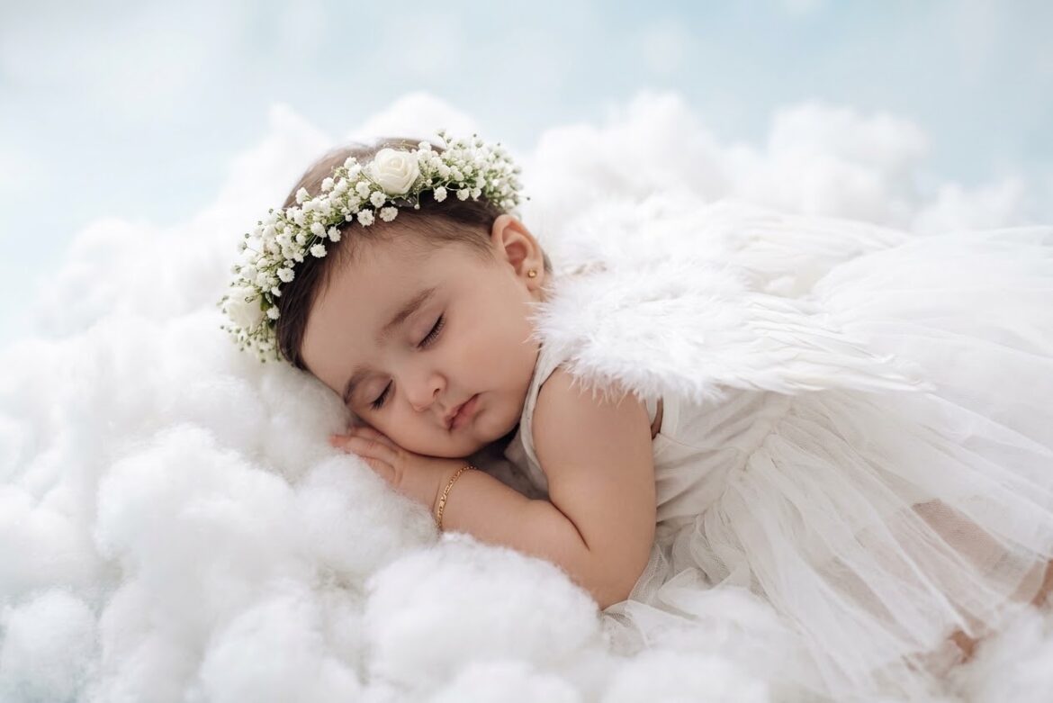 Veja como criar fotos de ensaio newborn de menina usando IA. Confira 35 prompts prontos para criar diferentes cenários, poses e estilos no Gemini.